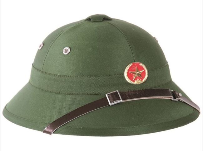 VIETCONG PITH HELMET WITH INSIGNIA