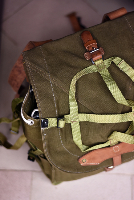 Military Rucksack- Cold War Romanian army (Canvas) - vintage rare - OD Green - Like new