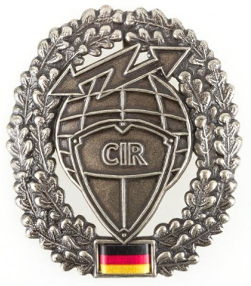 GENUINE GERMAN ARMY METAL BERET BADGE ´CIR´