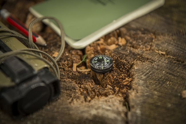 BUTTON COMPASS - LARGE - BLACK - HELIKON