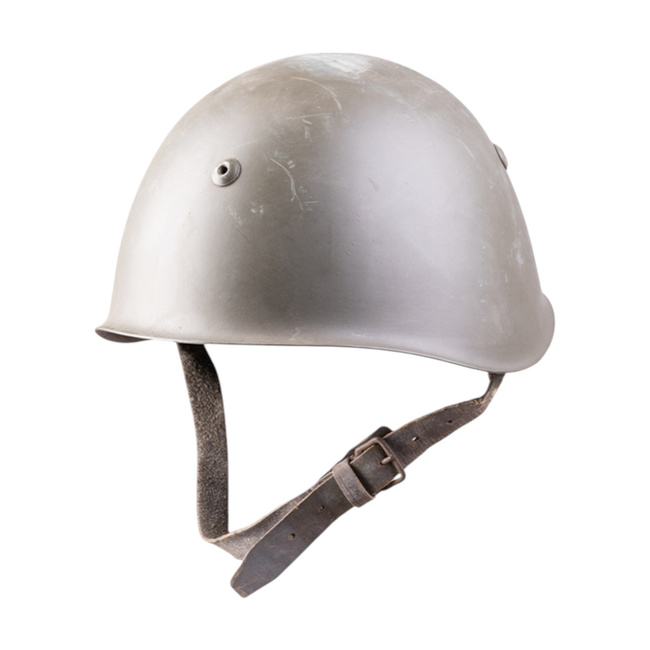 HELMET WITH LEATHER CHIN STRAP - M33 - ITALIAN ARMY MILITARY SURPLUS - USED/DECO