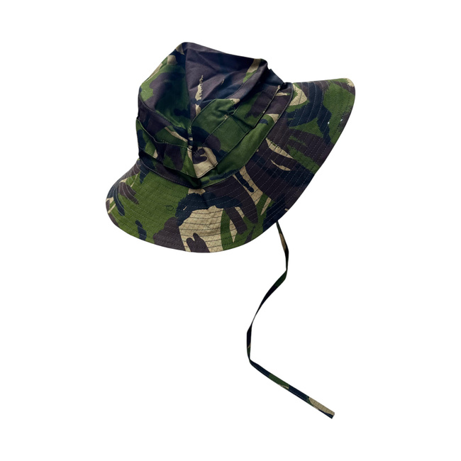 Boonie hat with insect net included - Romanian military surplus - Woodland camouflage - In good condition  