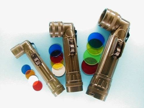 US G.I. STYLE ANGLEHEAD FLASHLIGHT (2 x AA CELL) OLIVE