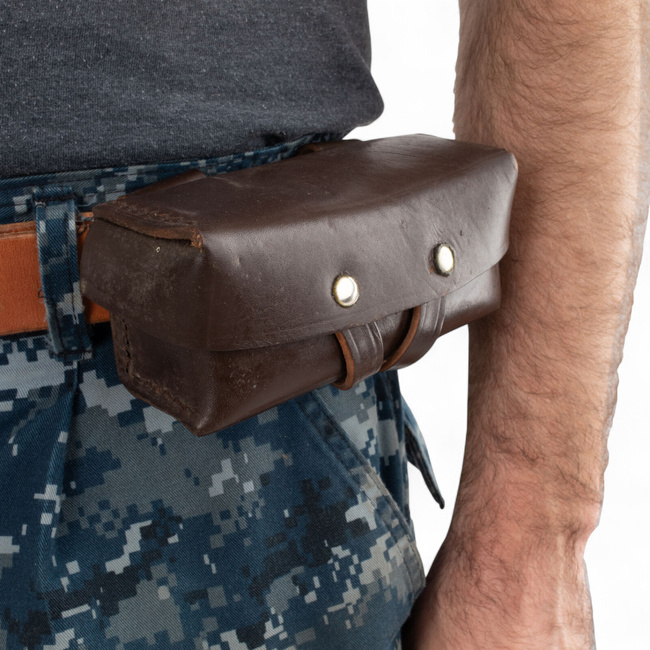MAGAZINE POUCH - SKS - ROMANIAN ARMY MILITARY SURPLUS - LEATHER - BROWN - IN GOOD CONDITION
