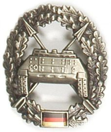 GENUINE GERMAN ARMY METAL BERET BADGE ´PANZERJÄGER´