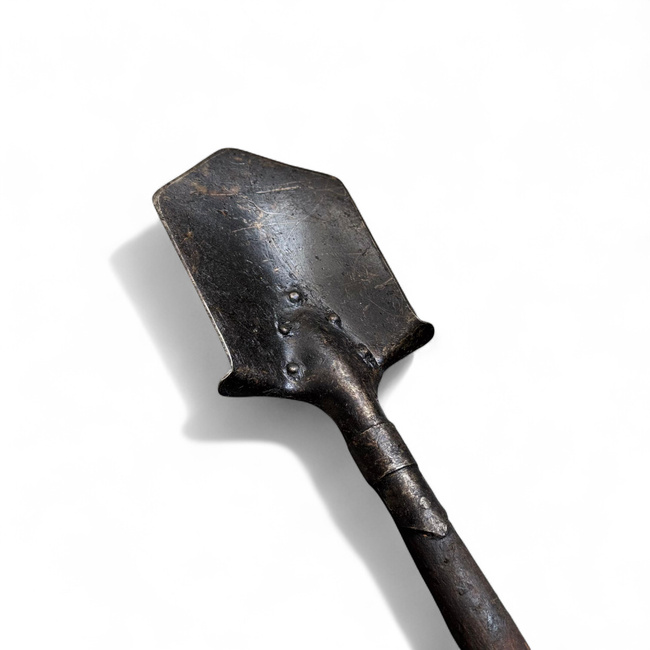 FIXED TRENCH SHOVEL - GERMAN MODEL WWI-WWII - MODEL 1 - ROMANIAN ARMY MILITARY SURPLUS - IN GOOD CONDITION