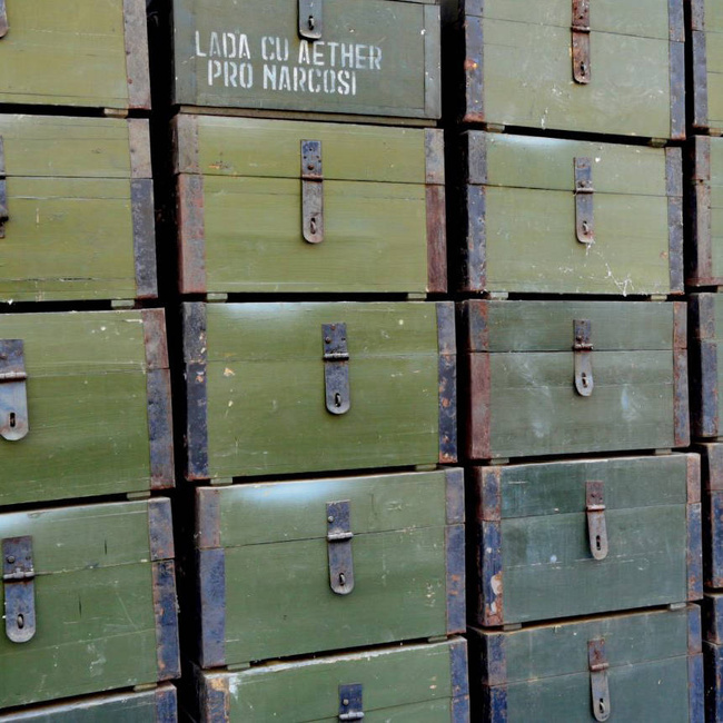 WOODEN MILITARY STORAGE CRATE - ROMANIAN ARMY SURPLUS - NO.6 - 60x40x40 CM