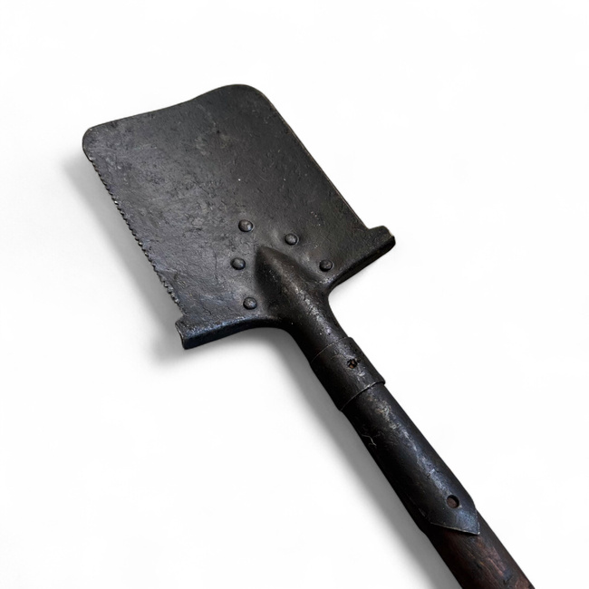 FIXED TRENCH SHOVEL - GERMAN MODEL WWI-WWII - MODEL 2 - ROMANIAN ARMY MILITARY SURPLUS - IN GOOD CONDITION