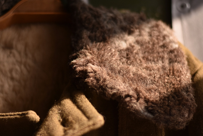 WINTER COAT, LONG, MADE OF WOOL, WITH FUR COLLAR, OLIVE GREEN - MILITARY SURPLUS FROM THE ROMANIAN ARMY - USED