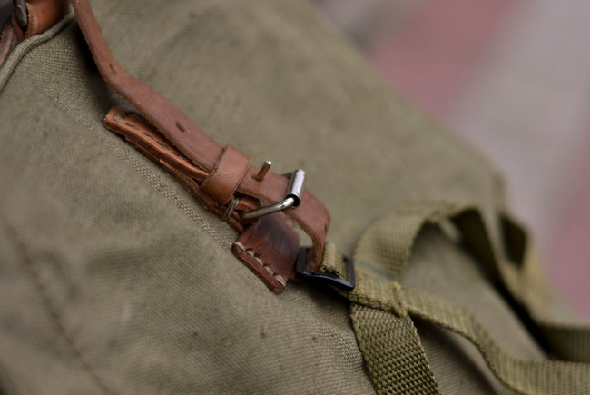 Military Rucksack- Cold War Romanian army (Canvas) - vintage rare - OD Green - Like new