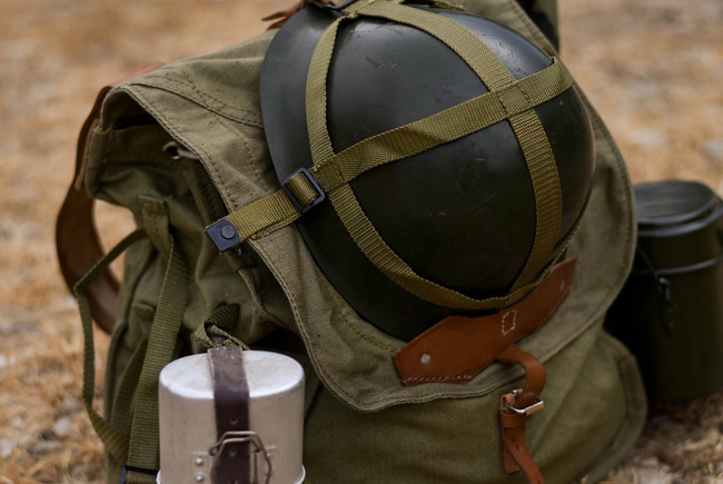 Military Rucksack- Cold War Romanian army (Canvas) - vintage rare - OD Green - Like new