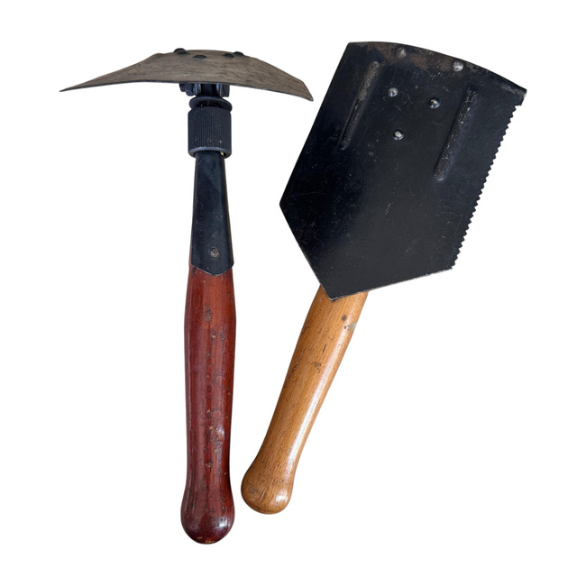 Foldable Military Shovel, Romanian Army Surplus - like new, with leather case