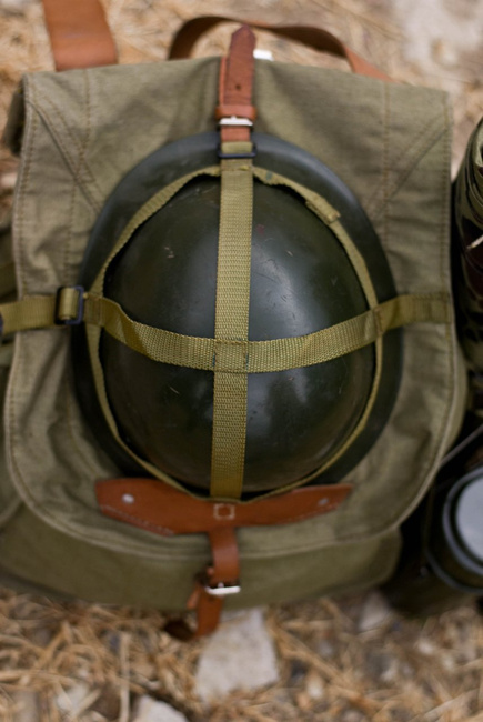 Military Rucksack- Cold War Romanian army (Canvas) - vintage rare - OD Green - Like new