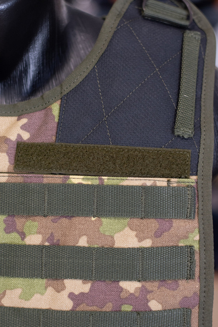 MOLLE TACTICAL VEST, PROTECTION LEVEL III+ - COMBAT CAMOUFLAGE - MILITARY SURPLUS ROMANIAN ARMY - LIKE NEW