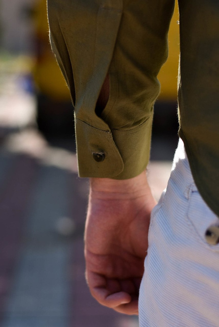 OLIVE SHIRT - COLD WAR ERA - ROMANIAN ARMY SURPLUS - LIKE NEW