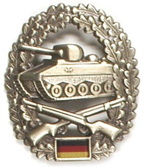 Metal beret badge, authentic German army PANZERGRENADIER