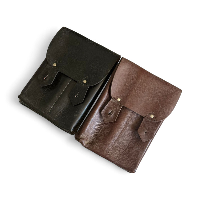 Leather bag for 4 AK-47 magazines - Romanian Army Surplus - In good condition