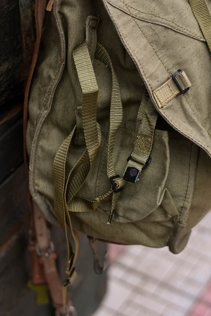 Military Rucksack- Cold War Romanian army (Canvas) - vintage rare - OD Green - Like new