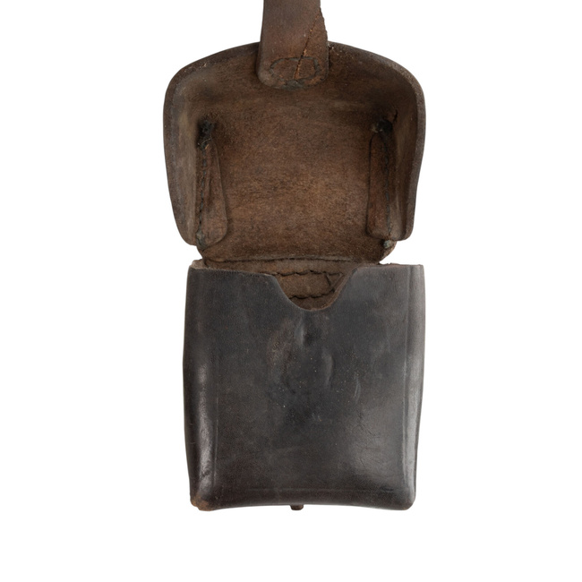 SINGLE POCKET, LEATHER CARTRIDGE POUCH PORT ZB, WWII - MILITARY SURPLUS ROMANIAN ARMY - BROWN - USED