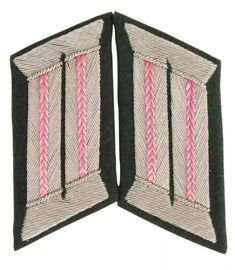 German WWII Pink Collar Patch Officer