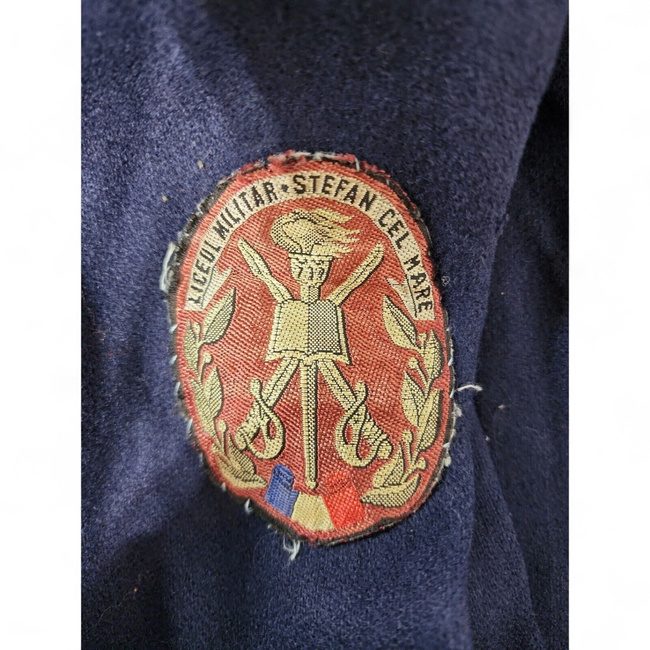 Navy blue wool coat with red epaulettes – Romanian military surplus - In good condition 