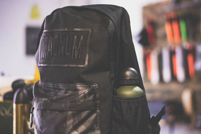 MAGNUM CORPS BACKPACK - BLACK/SILVER CAMO