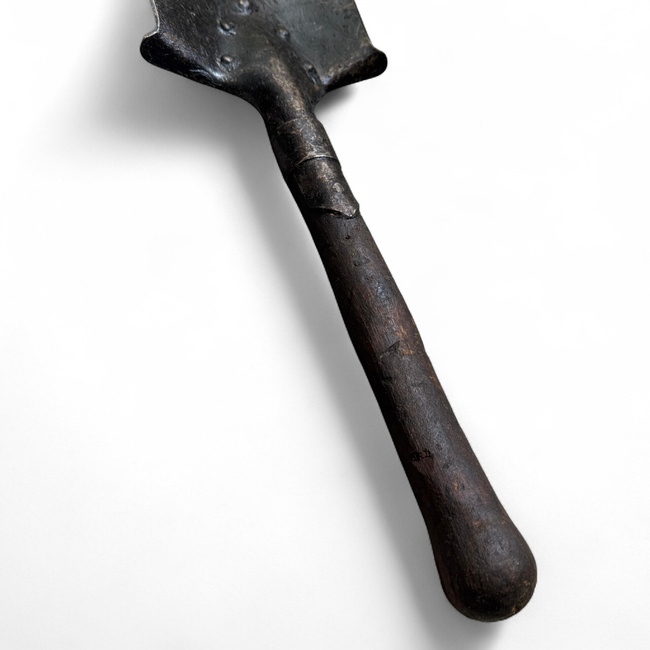 FIXED TRENCH SHOVEL - GERMAN MODEL WWI-WWII - MODEL 1 - ROMANIAN ARMY MILITARY SURPLUS - IN GOOD CONDITION
