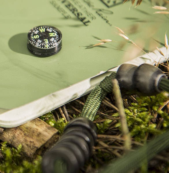 BUTTON COMPASS - LARGE - BLACK - HELIKON