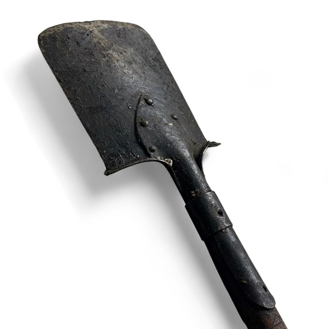 FIXED TRENCH SHOVEL - GERMAN MODEL WWI-WWII - MODEL 3 - ROMANIAN ARMY MILITARY SURPLUS - IN GOOD CONDITION